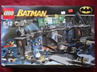 7783  The Batcave: The Penguin and Mr. Freeze's Invasion